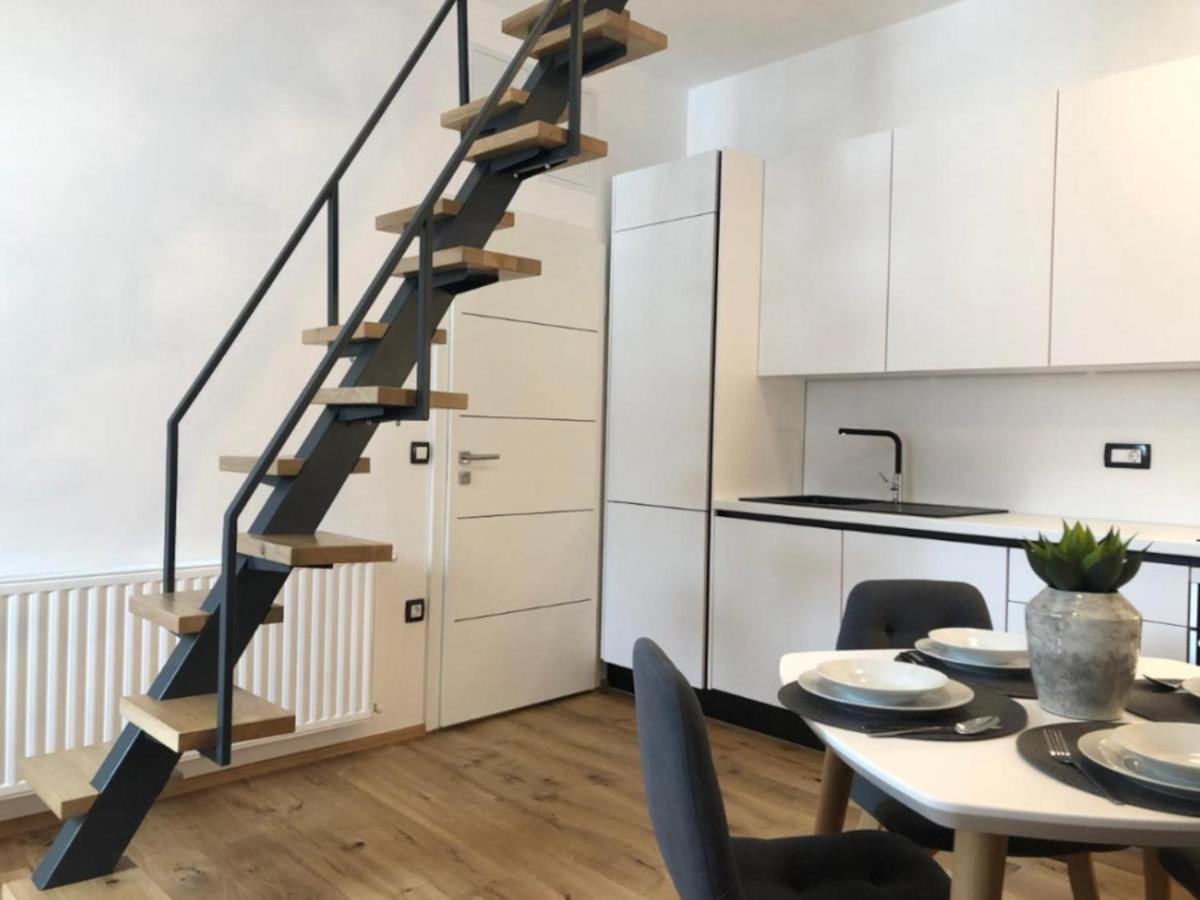 Apartment Stairway To Heaven *